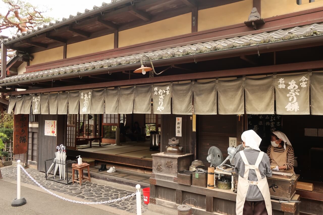 【京都】今宮神社のアクセスは? 見どころや名物あぶり餅について解説!